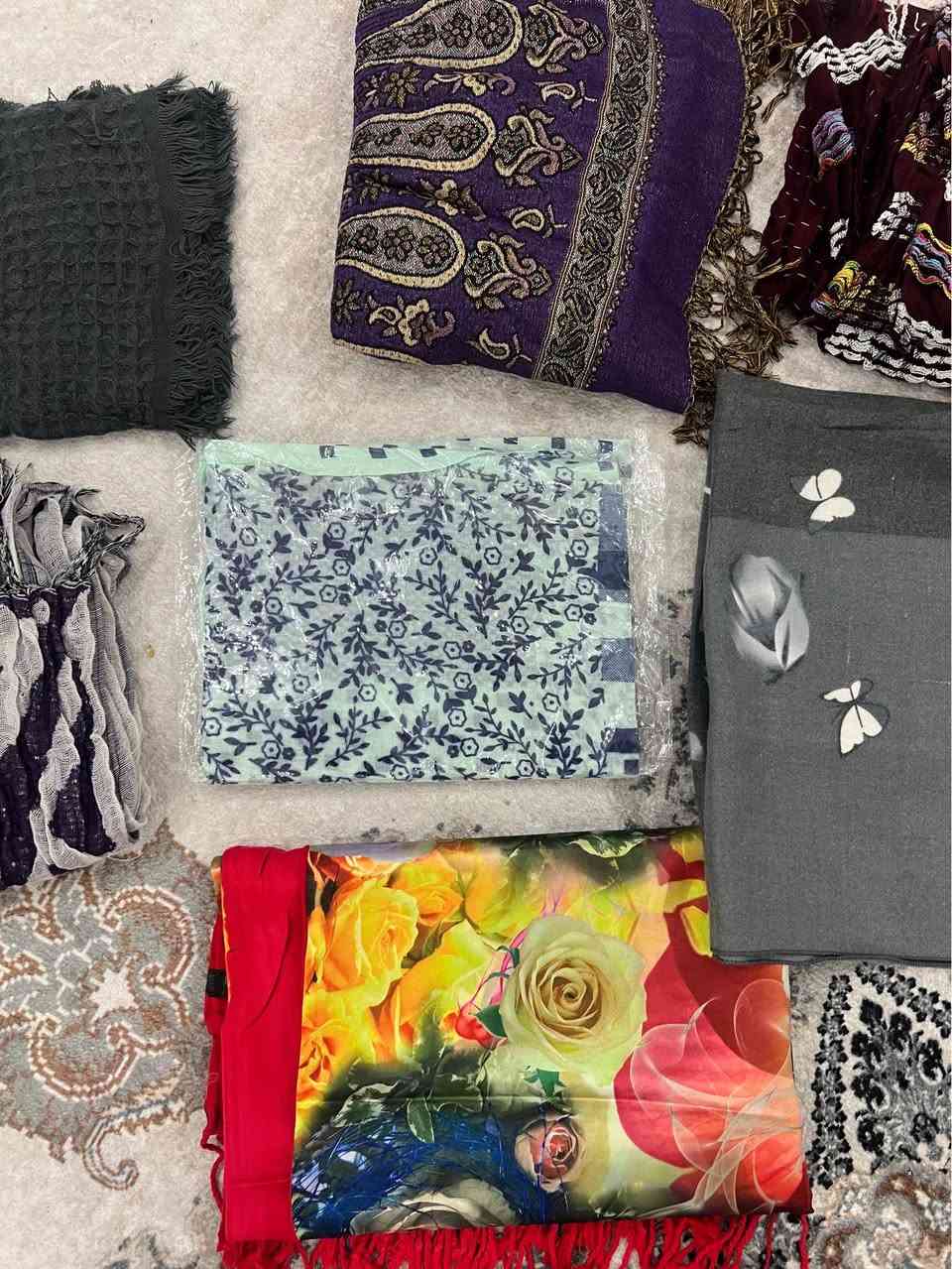 بۆ ئەو بەڕێزانەی دوکانی لەچکیان هەیە یان ئیشی لەچک و ملپێچ ئەکەن،

٤٠٠٠ عدد لەچک و ملپێچ تێکەڵ بە جوملە بۆ فرۆشتن زۆربەی لەچکە❗️

هی بەڕێزێکە دوکانەکەی لابردووە و ئەیانفرۆشێتەوە

یەک دانەی نرخی ١٠٠٠ دینارە لەگەڵ خاوەنی قسە بکەن کەمتریش دەبێت.

ئەمە چەن مۆدێلێکی کەمە زۆر زۆرن مۆدێلەکان 

پەیوەندی بە خاوەنی بکەن 

     *********** السليمانية, العراق
