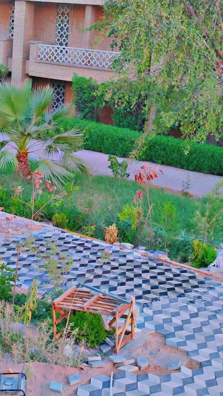 متوفر كادر عمل بغداد
نشتغل انواع الارصفه شوارع حدائق مدارس دوائر 
 سعر (المتر 3لاالف وبيه مجال)/***********.  *********** يوجد كرسته وعمل بسعار مناسبه وجميع المحافضات
