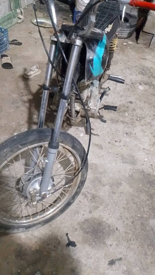 سلام عليكم دراجه ايراني عينه ولايت بس انا محربها دراجه مجودره ع صفحه حته ما مغسولة سعره 300وبيها مجال للشراي لي مو شراي لا يطبلي  دراجه ادوات مكاني بصره ابو الخصيب*********** البصرة, العراق
