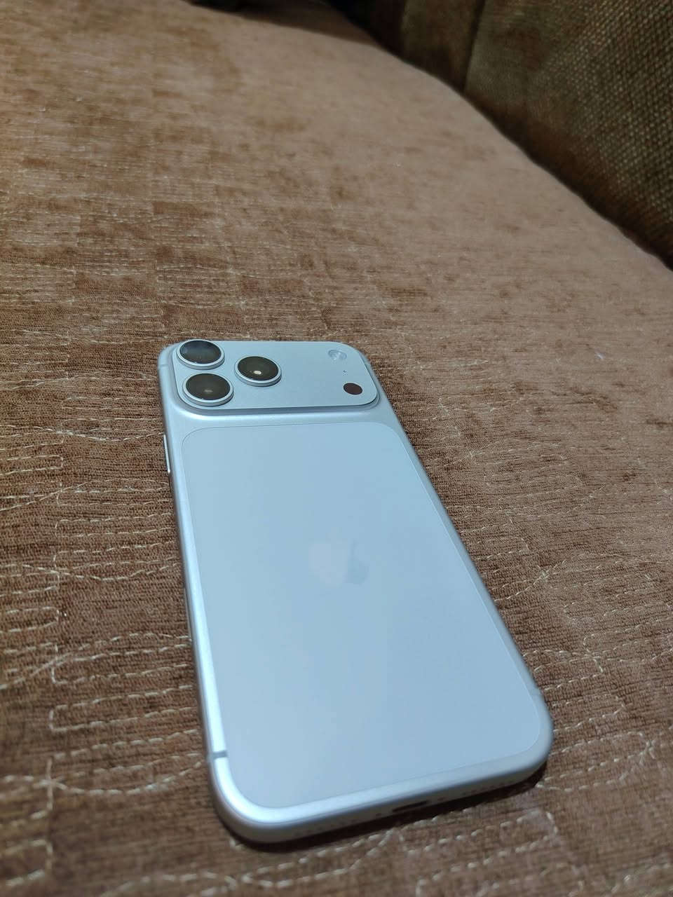 للبيع
Apple iPhone 17 pro max
السلام عليكم 
تحت ضمان الوكالة 
من الوكيل الرسمي 
شركة /Master store
Premium Reseller
عربي شرق أوسط 
ذاكرة /512
بطارية /100
عدد دورات الشحن /1
ضمام 2 سنة شامل الصيانة غير مستخدم فقط مفتوح من الكارتون فقط
جميع ملحقات وية 
تاريخ الشراء /7/18 /مدة الاستخدام 5 ايام 
للتفاصيل اكثر 
***********
السعر/قابل للتفاوض بي مجال بسيط
الموقع قضاء شط العرب

