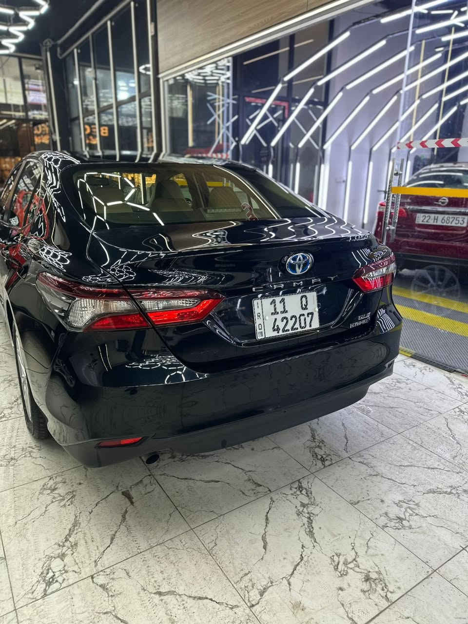 السلام عليكم🙋🏻‍♂️
كامري 2024 خليجي هايبرد وكاله عبد اللطيف جميل فول 1/1 GLE  رقم بغداد تحويل ثاني يوم ماشيه 31 الف 
ملاحظه ( يوجد  خدوش بسيطة ) 
السعر 245 ورقه بيها مجال 
للاستفسار : ***********
