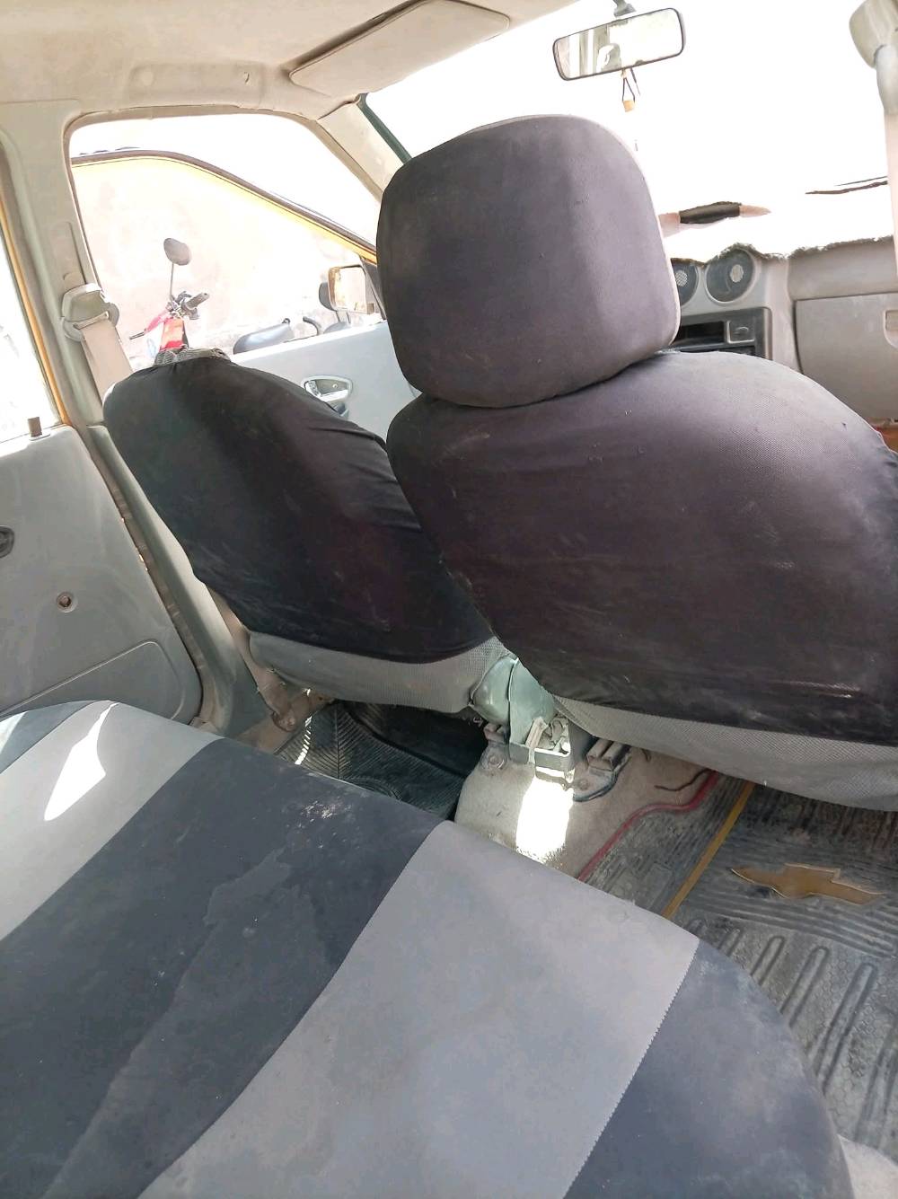 سنويه تنتهي 2028 رقم ماشي بيه بس باقي على استلام كل موجود شغاله مكاني شط العرب *********** وتساب فقط ماسنجر تعليق ماارد......السعر.....1300.. مستعجل على بيعه شغاله  باتري دهن جدد تبريد شغال سبير ويا. جك  