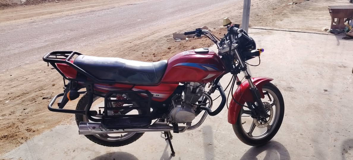 السلام عليكم
دراجه دايوان عضم موديل ١٨ كامله شغاله كلهه ونضافه فول شوفه عينكم 

الدراجه كلهه بلاديه والمكينه مكفوله اوراق اصولي 

سعرهه ٨٠٠ وبيهه مجال حك الجيه 

مكاني مسيب شارع النزله مقابل الاذاعه 

رقمي ***********
