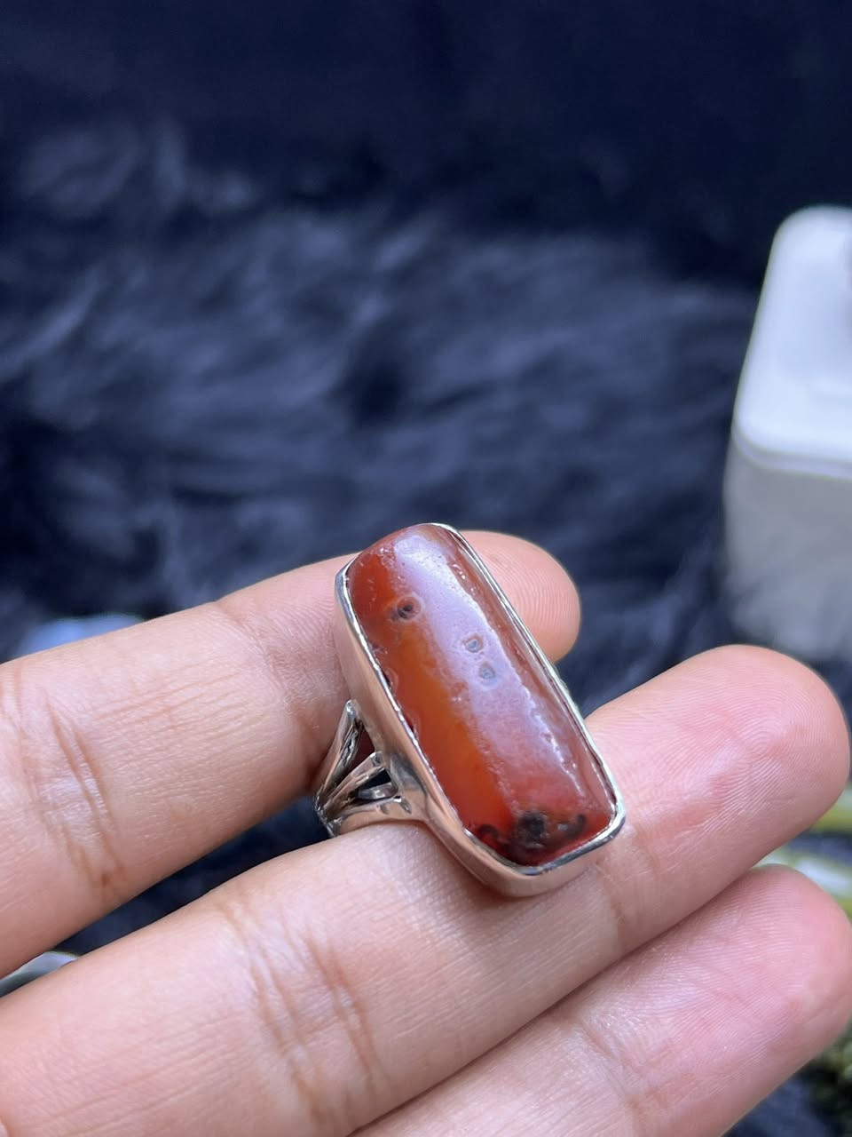 خاتم كصبه يماني عباسيه
فضة925

الشراي***********

المكان بغداد حي اور 

توصيل ماعندي
