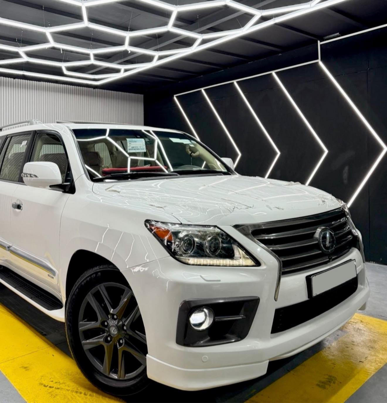 بسم الله الرحمن الرحيم ماشالله تبارك الله
lexus LX 570 2012📦
سبورت  / ٢٠١٢ بريمي اصل 🪬
 📦سياره جديد زيرو ماشييه ٩٠  الف حقيقي 
بصمات و گاعي سماعات  كل موجود
لكزز Lx 570 سبورت وضع بيلادى زيروو
 ✅السياره كفاله عام بدون صبغ بدون فتح
 بدون رصعه
سبير مانازل شريكه📦٤ طاير دنلوب شريكه
٥ كامرات 
حساس خلفي امامي 
رادار 
رادار نقطه عمياء
 داخل اصفر 
كشن كهرباء خزن
كشن تدفأه تبريد 
محرك ٨ سلندر ٥٧٠٠ 
سلايد 
سماعات بالتكم والباب الخلفي 
شاشات خلفيه
تبريد منفصل 
جكات 
باب خلفي كهرباء 
‼️كير محرك مامفتوح بشرط  كهرباء كله بشرط الفحص مكفول 
السياره كلش نظيف وترايها كلش ناعم 
السياره بدون تبديل بدون صبغ بدون فتح 

سعر:    389$ ورقه قفل
مكان السياره اربيل 
رقم جديد  سنويه فحص و هزه جديد تحويل مباشر 
رقم الهاتف للتواصل 📞***********
***********☎️
