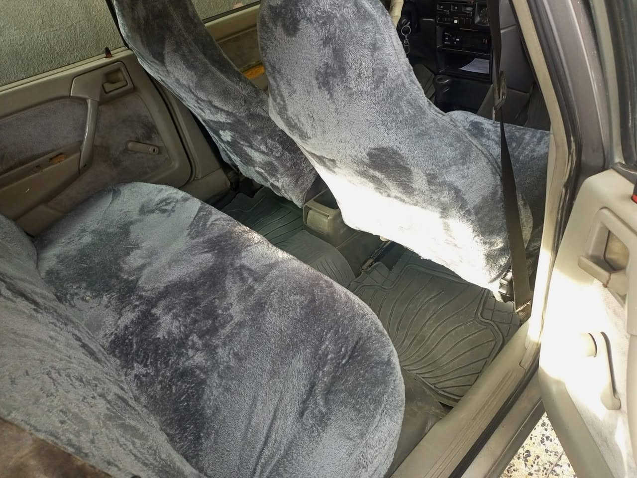 فكترا موديل 91 گير اوتماتيك 
حجم المحرك 20 
مثل مامبين بالصور 
سنوية لحد 2029
بيها  بطاقة بانزين 
شرط التحويل او الوكالة 
السعر / 33 ورقة 
المكان / كركوك _ حي الخضراء كركوك, العراق


**إذا كنت صاحب هذا الإعلان وتريد حذفه لأي سبب، رجاءا أرسل رسالة إلى الدعم الفني**