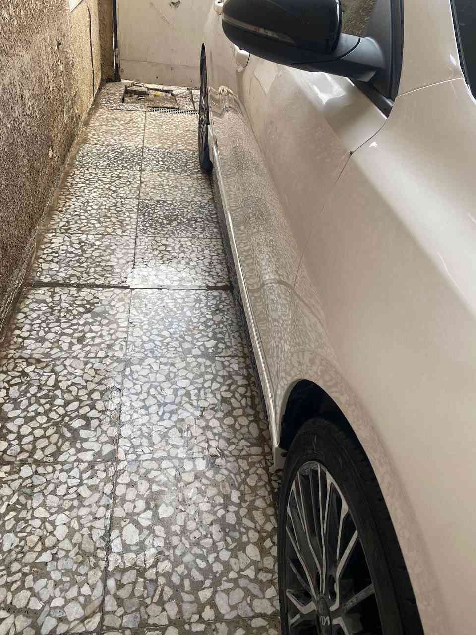 السلام عليكم 
كيا فورتي GtLin محرك2000 ماشيه 6000الالف. بدون رقم سيارة دخول جديد بصمه جلد تشغيل عن بعد حادثها موضح بالصور تبديل بنيد شواصي مابيهن شي تصليح باللغد الأيمن سياره جاهزه السعر 127$ للاتصال ***********
