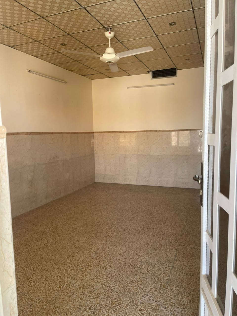 للايجار
شقه للايجار طابق ثاني في حي نركال
غرفتين وصاله وكراج مستقل
مساحة ١٥٠ م
للإستفسار الاتصال على الارقام التاليه 
 ***********
*********** 

ساعات العمل من ١١ صباحا
الئ غاية الساعه ٨ مساءاً
