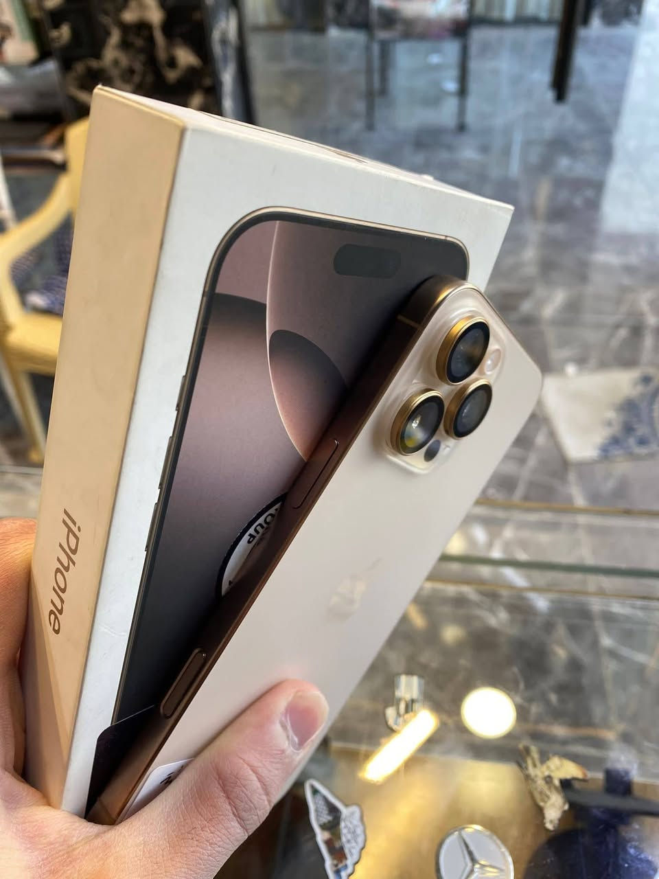 16برو ماكس نموذج ZAدبل سيم مبدل شاشه اصليه شرط لاتعليك ولاثكيل لمسها مو تجاريه الجهاز جديد بعده بل ضمان ذاكره 256 غراضه كامله سعره 1200 وبي مجال للاستفسار اتصل ***********
