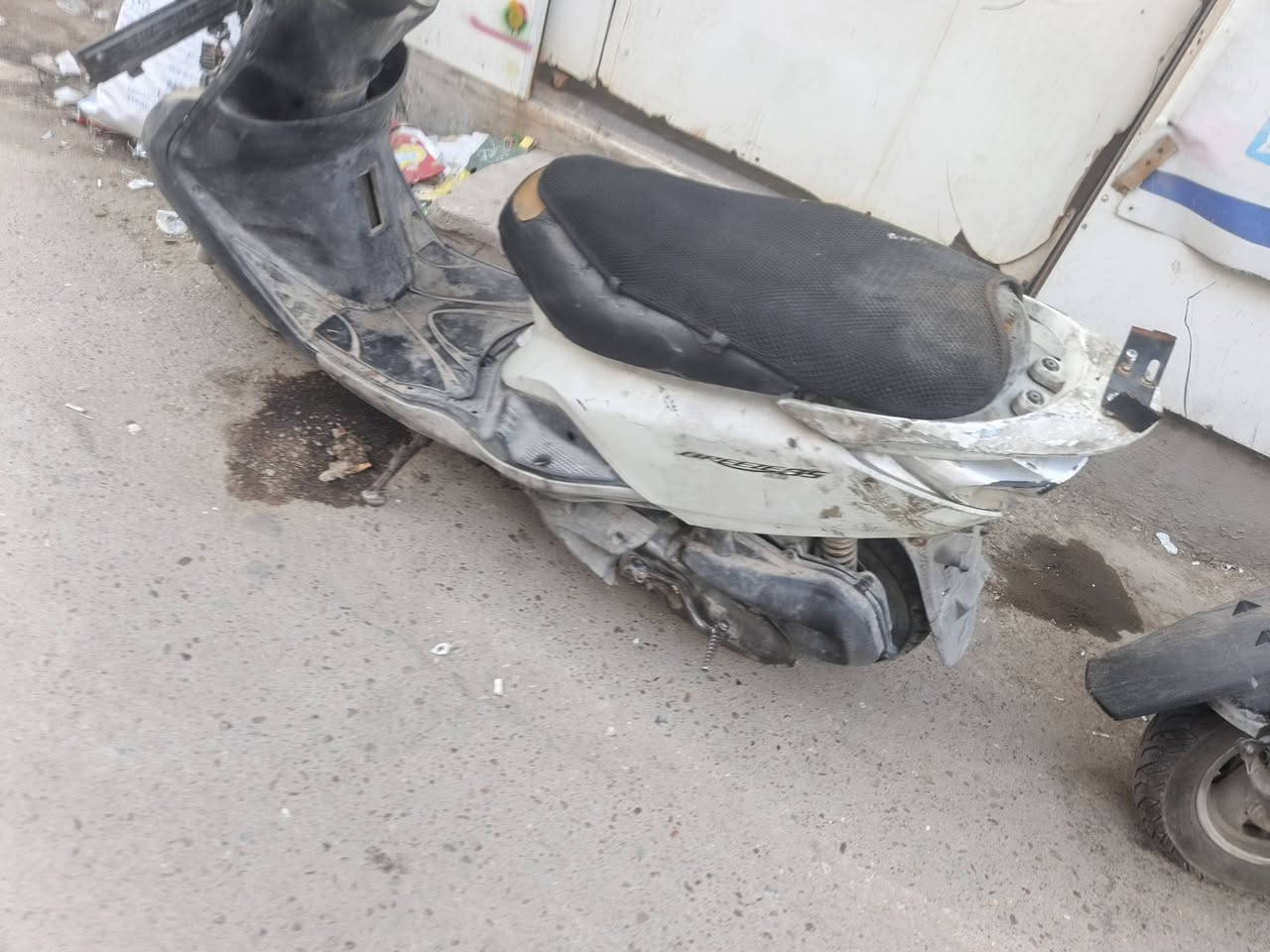 السلام عليكم دراجه بريز للبيع دراجه كامله لمكينه كفرات تعبانه يرادلهه كابريتر وتشتغل لدراجه مكان لدراجه دولعي لدراجه  ب٢٧٥ وبيهه مجال 

***********
