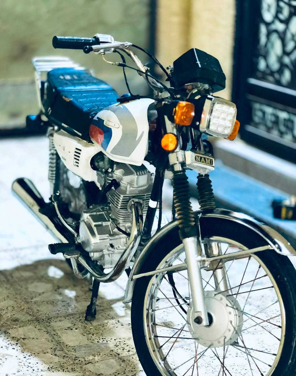 السلام عليكم اخوان نامه شلامجه مكينه جديده برغي مامجيوس بيها دراجه كامله كلها شغاله اي نقص مابيها مكينه ناعمه السعر 750 وبيها مجال مكاني بصره صالحيه الرقم ***********
