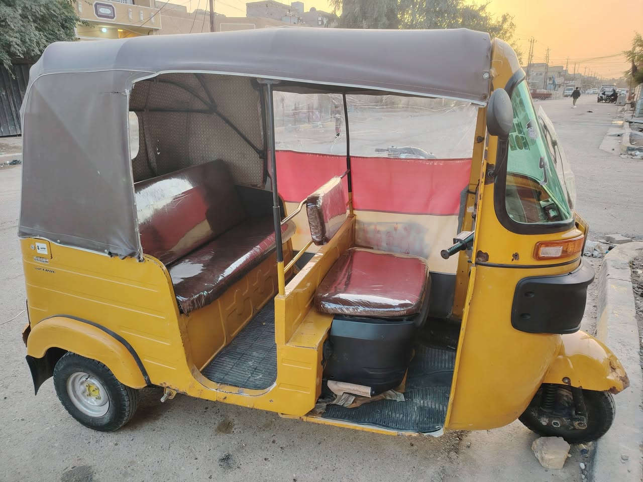 السلام عليكم تكتك مديل 20رقم انكليزي ابسمي تكتك نضيفه تخم تايرات محرك اكسل كهربأيات كلها شغاله سعر 7 مكاني حسينية راجديه رقمي  بس واتساب ***********
