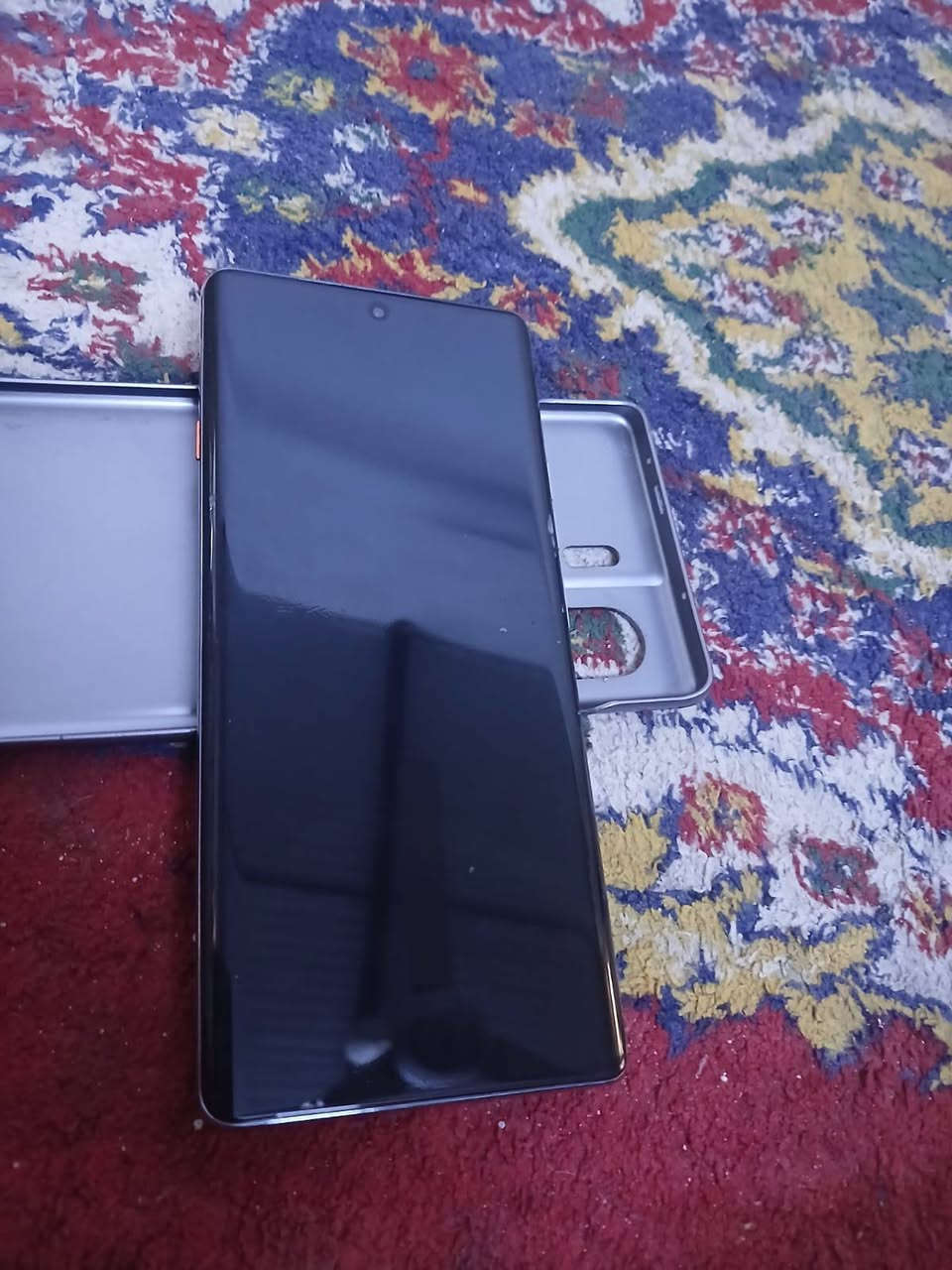 جديد استخدام قليل كلش بطاريه 100
جهاز تكنو 40 برو 
ذاكره 256
سعره 280 
***********
مكاني بغداد العبيدي
