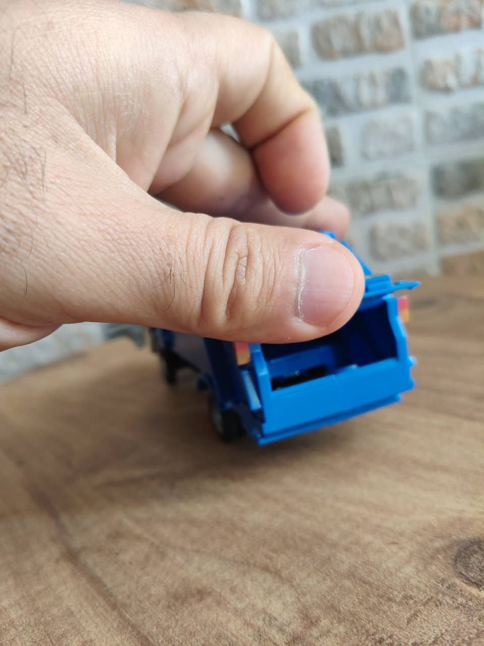 للبيع حجم ١/٤٣ السعر ٧٥ الف القطعة من النوادر


**إذا كنت صاحب هذا الإعلان وتريد حذفه لأي سبب، رجاءا أرسل رسالة إلى الدعم الفني**