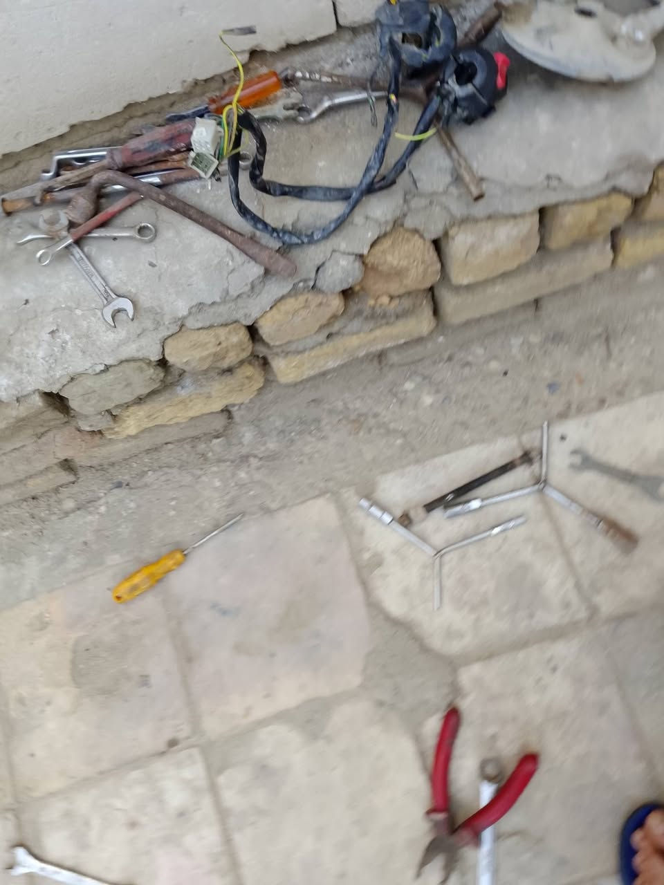 مكاني ناصريه مركز حي اريدو
زوج ويلات جدد هوه وتايراتهن جوبلس جدد ب٤٠ 
تانكي جديد هوه وصفاحه ب١٠ 
كشن اصلي جديد ب١٠ 
شوته جديده ب٢ 
سله خلفيه ب٥ 
كابريتر ب٥ 
طبله زنجيل ب٧ 
طبلة بريك ب٧ 
صدر بارت كامل جيب وشد شغال وما بي شي ب١٥ 
دبلات خلفيه هنه ولعربانه كاملات جيب وشد ب١٠ 
محرك بارت شغال لا نضح ولا بخار ناعم كلش ب٥٠ 
بدالات اصليه ب٣ 
***********
