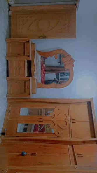 للبيع سعر 850 وبيها مجال ***********
