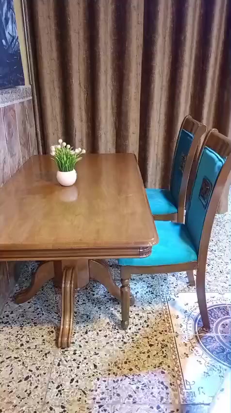 ميز طعام صاج مع كراسي 2السعر 200العنوان شط العرب وبي مجال ***********
