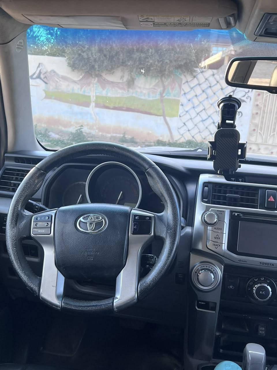 السلام عليكم سيارة فور رنر للبيع موديل 2013 فول مواصفات ماعدا بصمه. بدون ضرر فقط بيهة مكانات جراد سياره استخدام شخصي المكان ديالى للاستفسار الاتصال ***********
