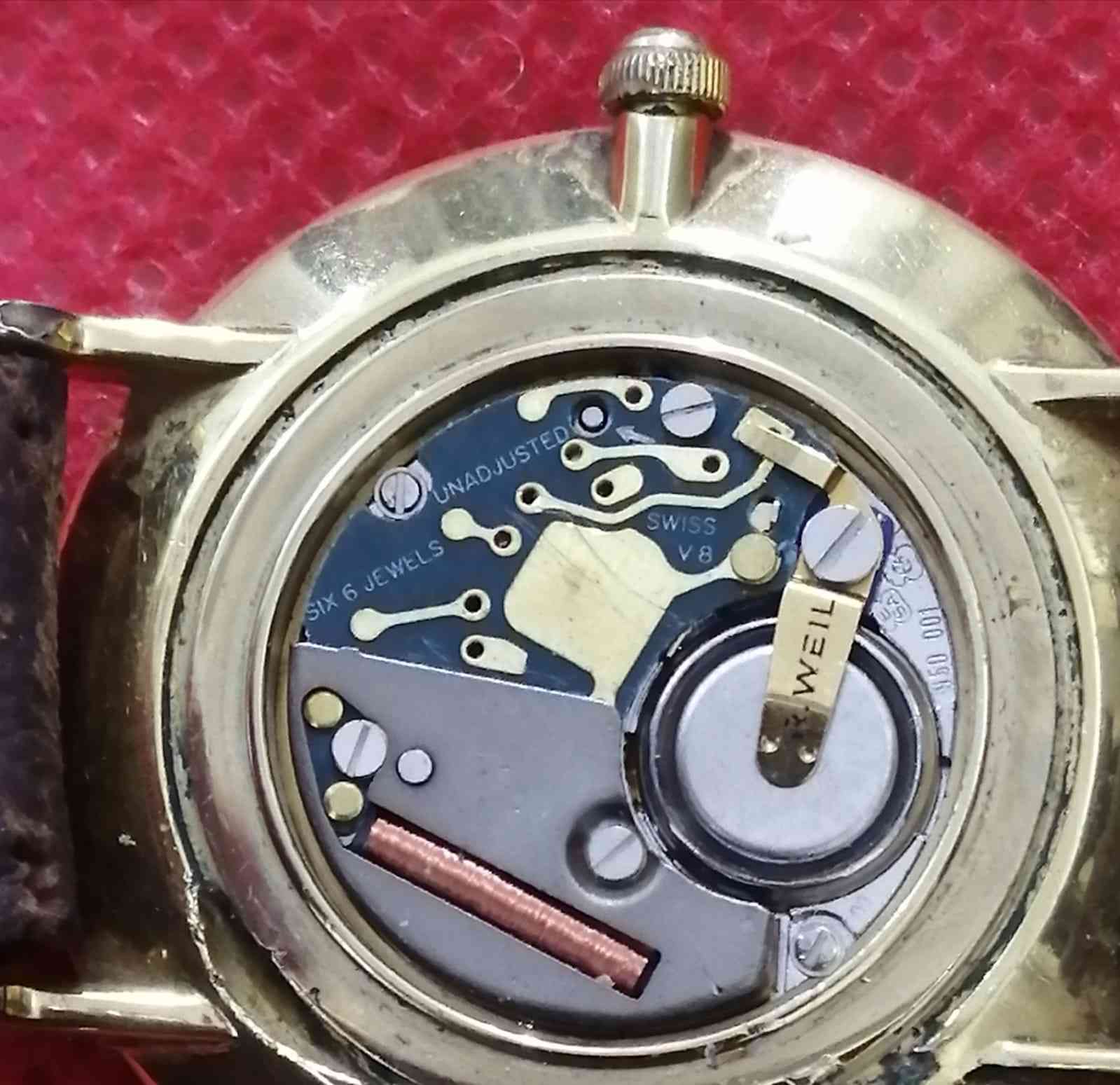 🌺🌺🌺🌺 
السلام عليكم ورحمة الله وبركاته ..
#اخوان #السعر 125 الف دينار ...👇👇
       🌹RAYMOND WEIL  GENEVE 🌹
👍رايموند ويل جنيف كوارتز سويسري اصلي ..
👍 المكينة سويسري اصلي بلادي معلم دگمة بلادي   #الجام مسبدل..
👍القطر  33.70  × 35.ونص موضح بالصور  ...
👍الساعة شغلها  مضبوط  ونظيفة حلوة ..
#السعر 125 الف دينار.. 
👍والتوفيق للجميع..


**إذا كنت صاحب هذا الإعلان وتريد حذفه لأي سبب، رجاءا أرسل رسالة إلى الدعم الفني**