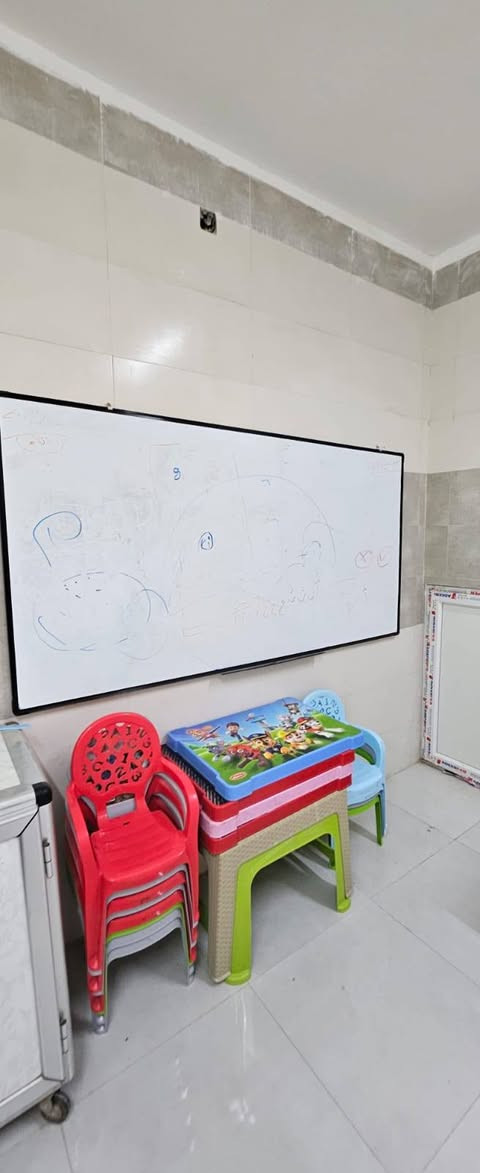 تجهيز حضانه كامل
٣٠ كرسي جامعي 

٤ سبورات

١٨رحله طفل بلاستك

١٥ كرسي اطفال ملون 

٦ طبلات طعام ملونه 

٤ سبالت ٢ طنين و٢ طن ونص

٢ منظومة كامرات بدون شاشه

براد ماء 

٦ مراوح

العاب اطفال منوعه زحليگه ومراجيح ٣ وباسكلات ٤ وكرات نطاطه وغيرها 

٣ اسرةنوم للاطفال

عربانة طفل ١

مكتبه مع قصص منوعه 

تخم قنفات

السعر النهائي ٤ مليون مع مجال قليل


**إذا كنت صاحب هذا الإعلان وتريد حذفه لأي سبب، رجاءا أرسل رسالة إلى الدعم الفني**