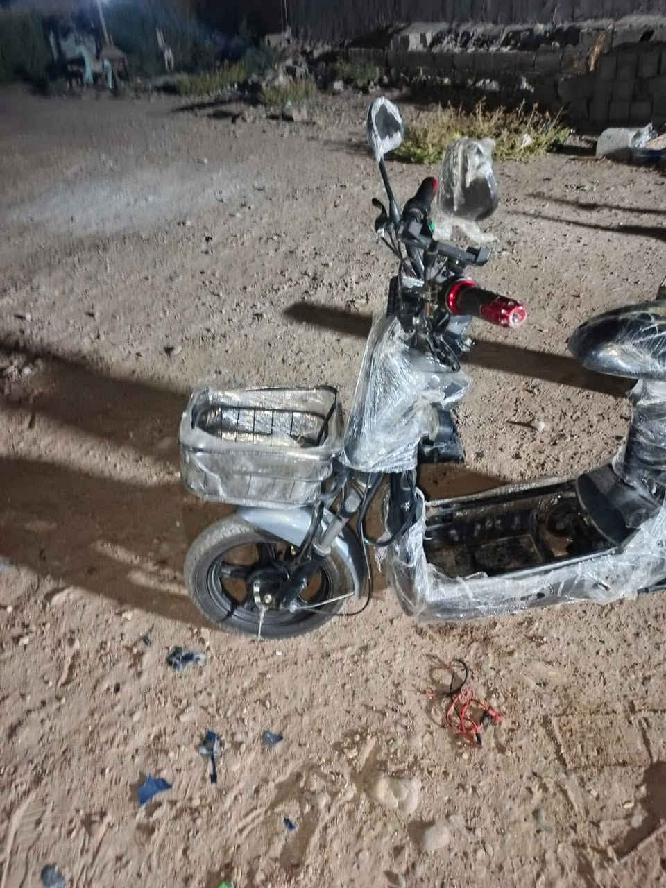دراجة شحن حجم 14
ناقصهة فقط بطاريات و عقل فقط
السعر 50 و بيهة مجال 
للمراسلة على هاذة الرقم فقط👇
***********

