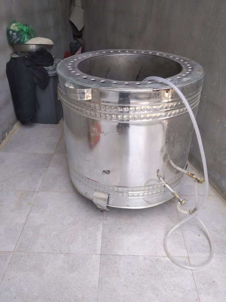 تنور ستيل الأصلي الحجم الكبير جدا ما مستخدمي كم مرة 
باب اول اصلي 
عارضي ب٨٠ 
بي مجال شوي


**إذا كنت صاحب هذا الإعلان وتريد حذفه لأي سبب، رجاءا أرسل رسالة إلى الدعم الفني**