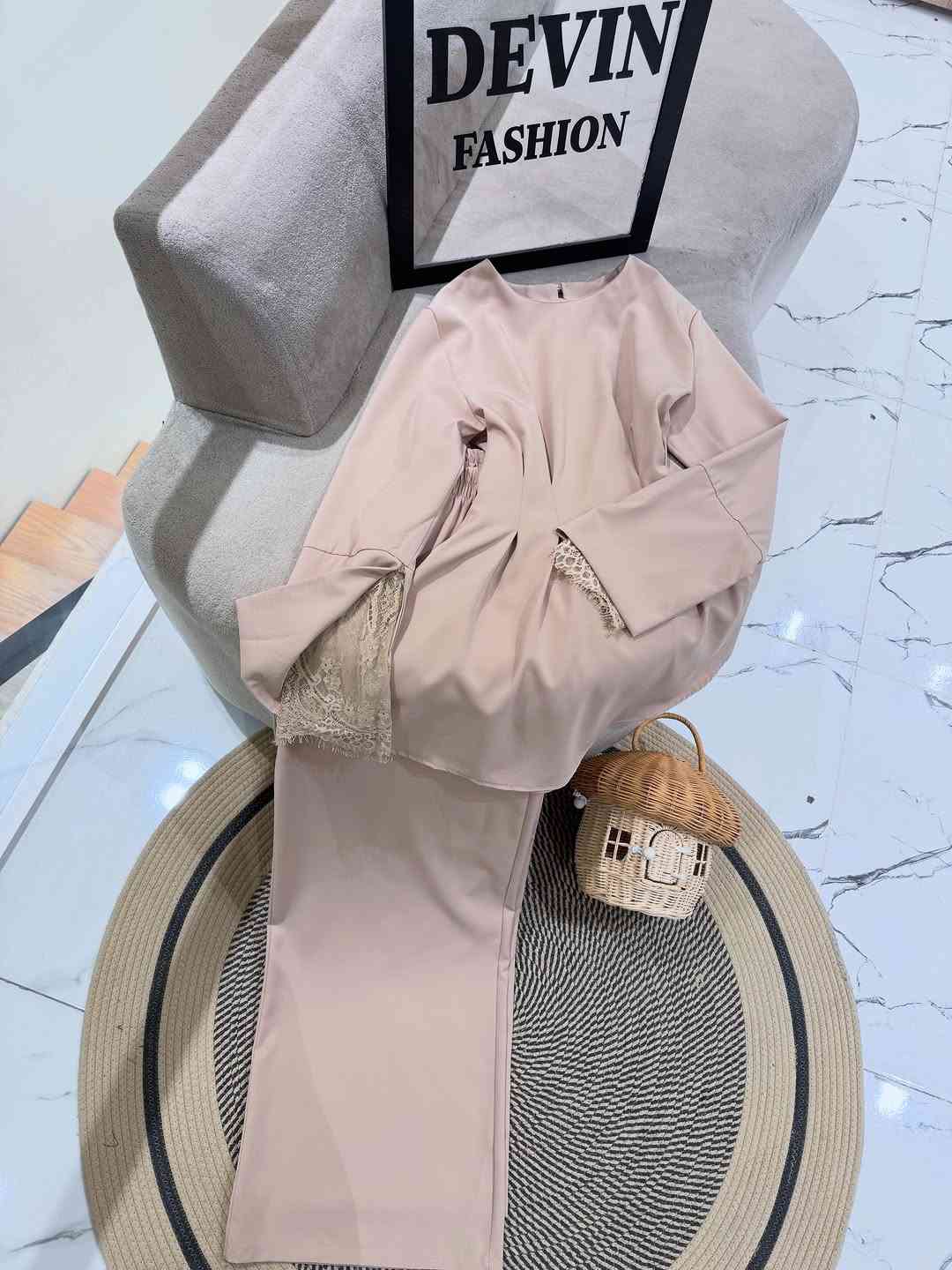 سوت مخصر بتصميم ردن دانتيل كوالتي عالي جدا 🔥
متوفر ب 5 الوان ✨
طول القميص 75cm 
 بنطرون كيلوت طول 110
قياسات 38-46
قطع محدوده 🔥
#اكسبلور_explore #اكسبلور_فولو #اكسبلورر #اكسبلور_العراق_السعوديه_الاردن_ايران_الكويت_طق_لايكات_كومنت_يلاا💙 #اكسبلور_ضيفونا


**إذا كنت صاحب هذا الإعلان وتريد حذفه لأي سبب، رجاءا أرسل رسالة إلى الدعم الفني**
