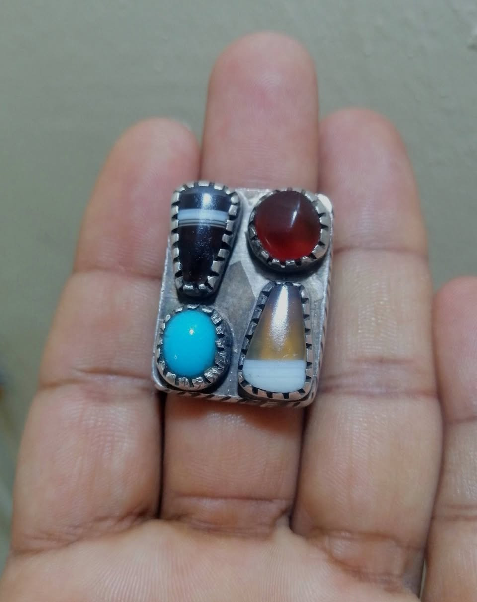 المميزون في نشرنا الباقون على عهدنا بأن ننشر لكم النوادر من الأحجار النفيسه التي يبحث الهوات عنها نقدم لكم جوهره من الخاتم المتوج باحجار نفيسه لعيونكم الغوالي للبيع على الخاص اوالاتصال على الرقم التالي ***********
