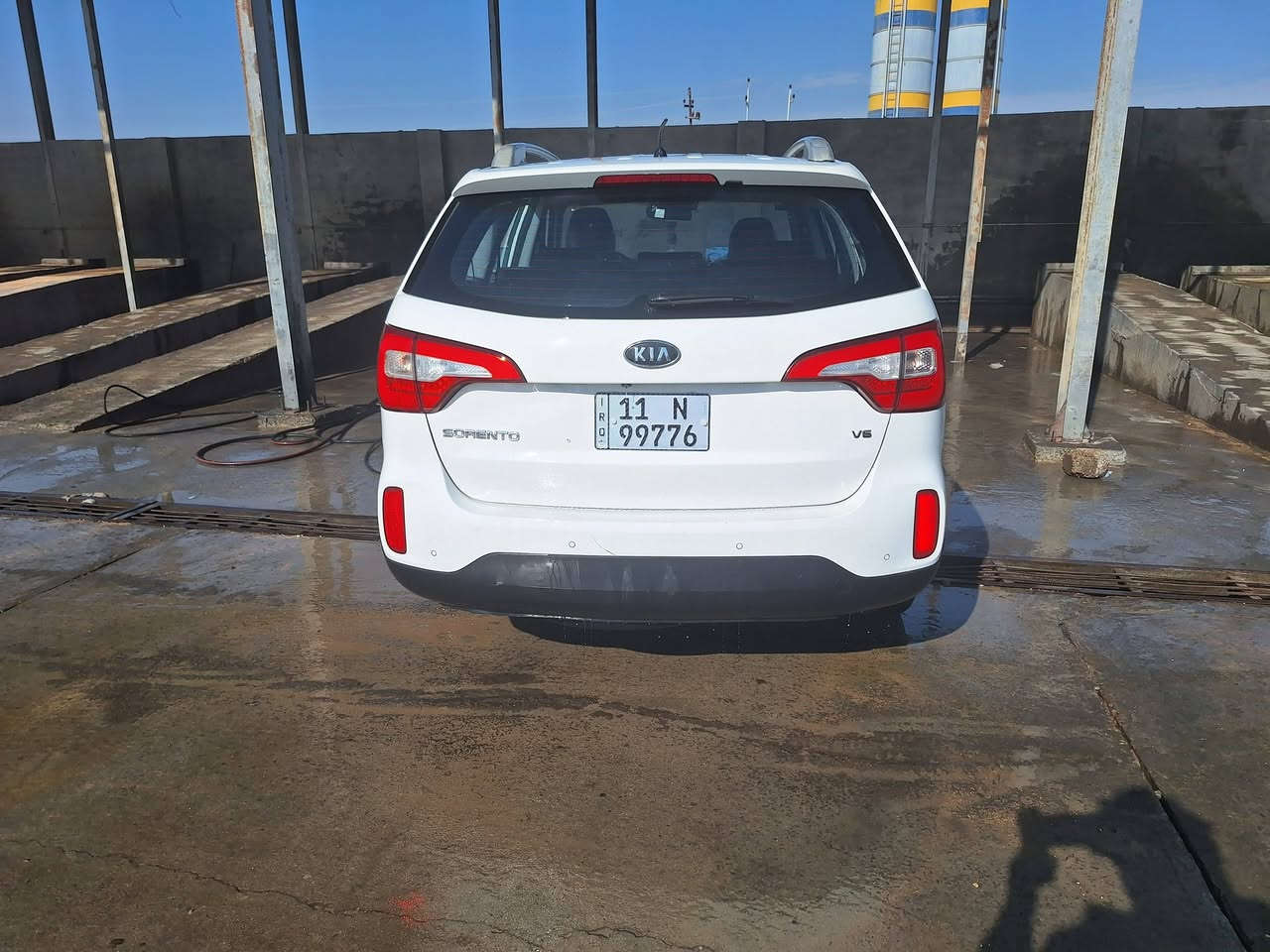 سلام عليكم
سورنتو 2014رقم بغداد 
فول مواصفات كويتي
بصمة بانوراما 6 سلندر 
فور ويل 
زراك لايت 
كراسي كهربائي 
تدفئة تبريد كراسي
كامره 
تبريد منفصل
مكان السياره الانبار الخالديه 
باسمي 

السعر 185$ بيها مجال
***********
‬‏
