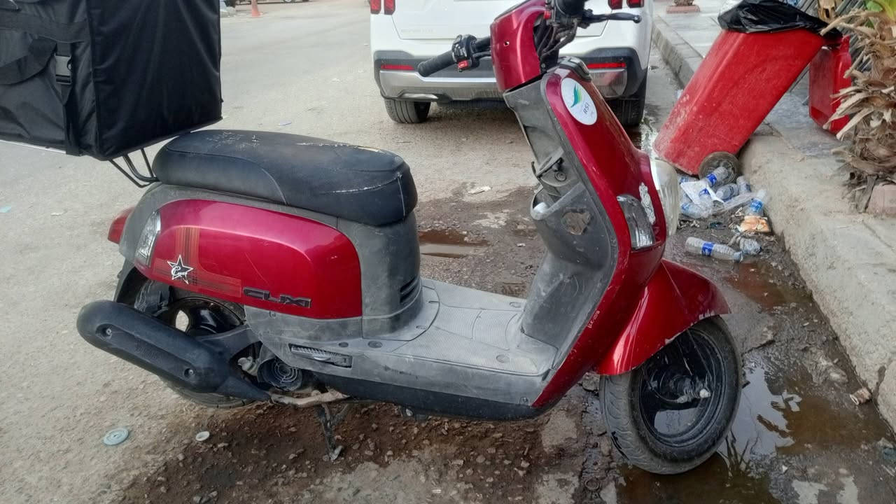 سلام عليكم ماكس بوليسي مديل (9) نوزل
الدراجه ممشتغل بيه توصيل مخلي علمود مسواك البيت 

الدراجه صارله شهرين طالعه رمبه خير من الله وصل موجود 
لايت عالي ناصي
 اشاير+ رباعي 
بك لايت 
سلف كهربائيات كله شغاله من طول لطول 
الدشبول كله شغال 
بانزين محسن 
دهن احسن نوعيه ب 17 امزويل 
الدراجه مال جناي 
مداريه كلش معتني بيه 

قيم بما يرضي الله مستعجل على بيعته 
واتساب ( *********** )

ناصريه مركز
