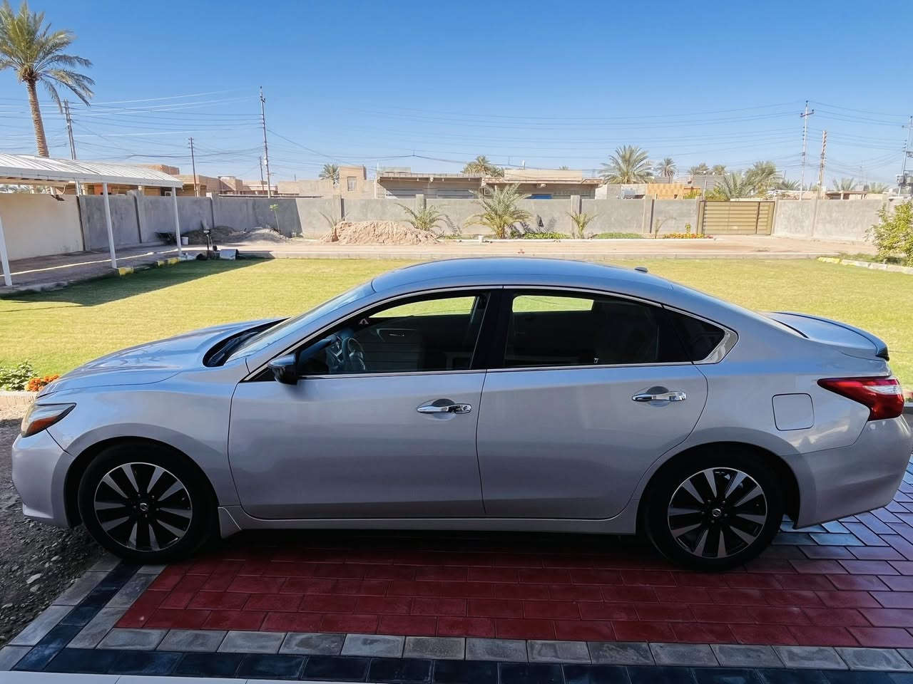 للبيع !
نيسان التيما 2017
محرك ٤ سلندر 2500 محرك وكير بلادي مكفول 
السيارة حادثها بالدعامية الخلفية ومصبوغ قبق الصندوق الباقي مكفول فول بصمة تحكمات ستيرن شاشة كامرة خلفية تحويل مباشر *********** مكاني الانبار الرمادي السعر ١٣٣ ورقة وبيها مجال بسيط
