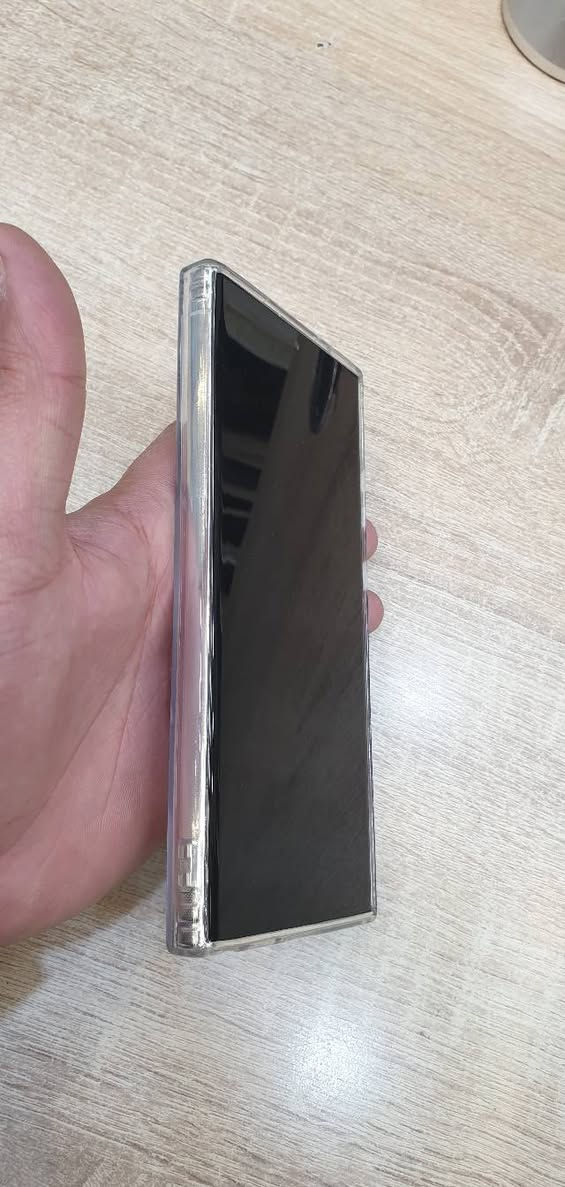 سامسونك اس 23 الترا لون ابيض ذاكرة 256 شرق اوسط بسعر 625 الف قفل بدون ملحقات جهاز نظافة 95% وشرط مامفتوح ولا مبدل بي ايشي . *********** مكاني كربلاء
