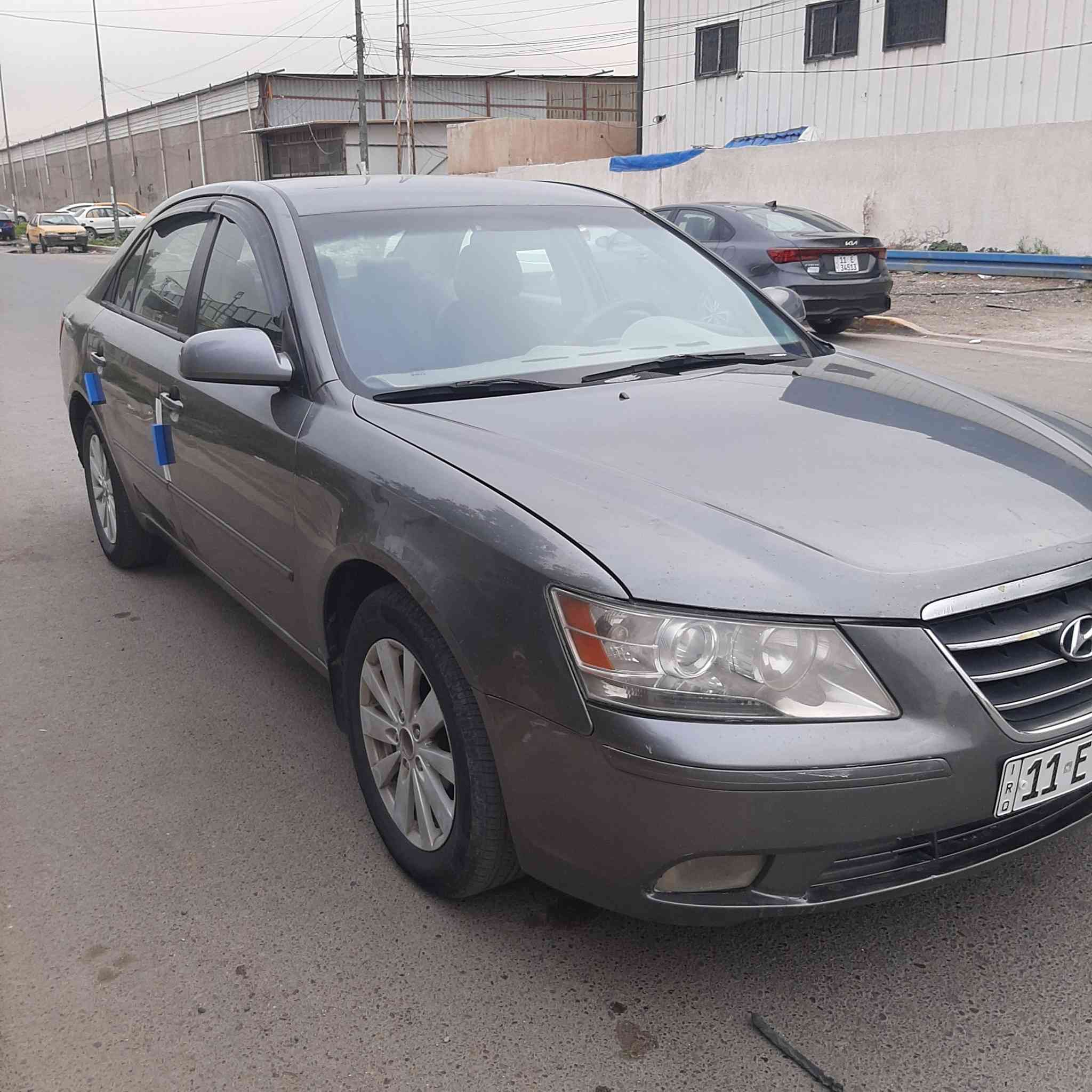 هونداي  سوناتا  رقم بغداد انكليزي موديل 2009 وارد أمريكيي ظررها جاملغ خلفي  جهة اليمين بدون دواخل  واكو تصليح بسيط بالجنطه باقي السياره ليبل واحد بدون تبديل البجم كبس على وضع الشركه بسبب طخات خارجيه وجراد مصبوغه حزام  المحرك والكير والتبريد مكفولات غرفتها جديده صدر امامي خلفي تخم تاير السعر( 98 ) مكانها بغداد الأعظميه للأتصال ***********
