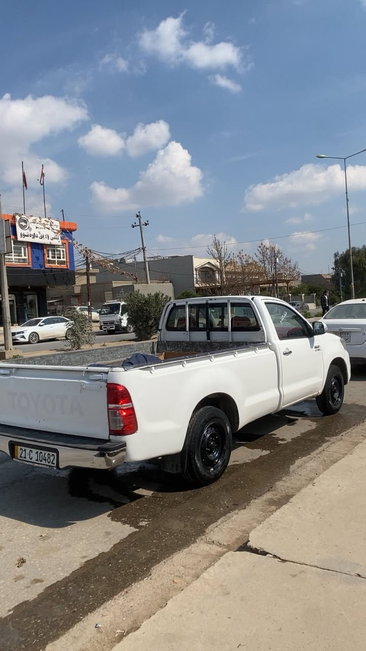 مەرزیە مۆدیل 2014شەریکەی جیهان بۆ فرۆشتن گیڕو مەکینەو ئەکسلو تەبریت بەشەرت مەکینە تازە تەئمیرە ڕەقەمو سەنەوی تازەیە تا 2029پیشو دوای تازە دام گرتوە  هەرزەی تازەیە پەڵە پەڵە بۆیاغی هەیە بە حیزام دەی فرۆشم نمونە لە جوانیوە خاوێنی ماڵی خۆمە ماعرەج نیە شوێن هەولێر 
***********
تکایە جوابی کۆمێنت نادەمەوە مشتەریت تیل بکە
