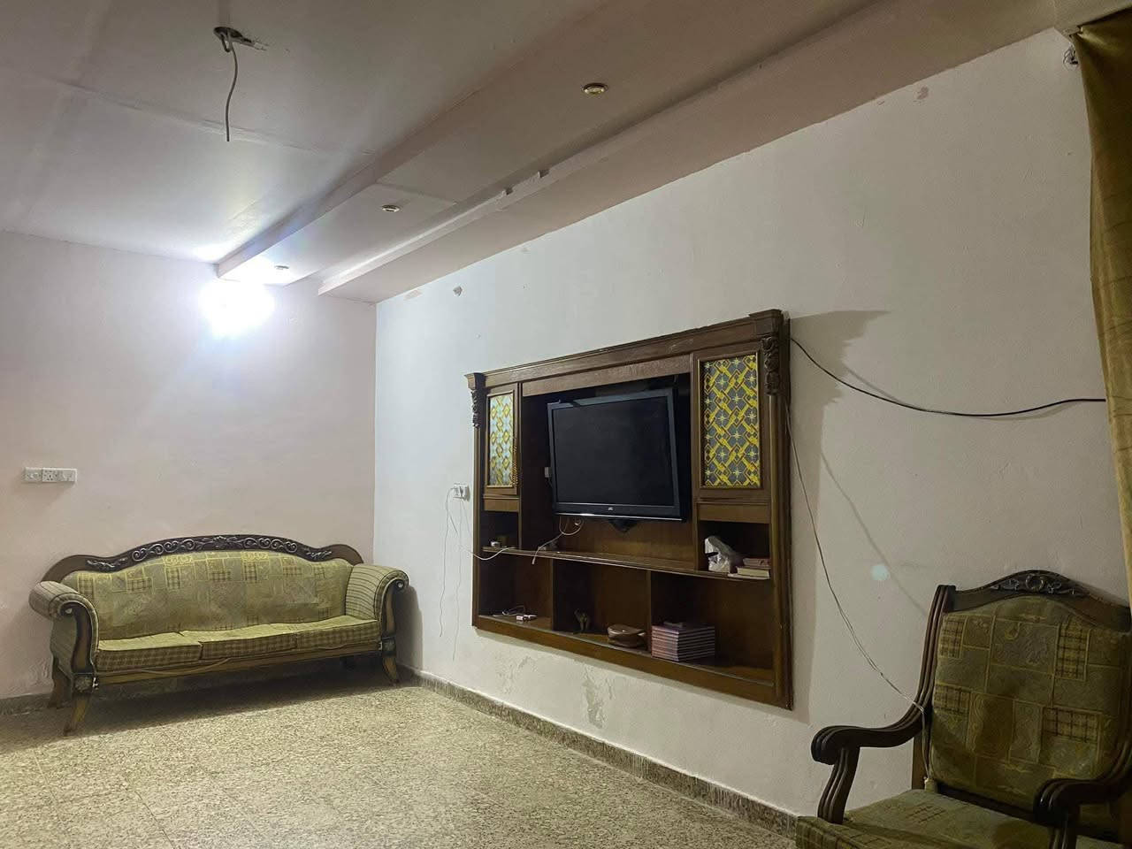 🕋 بسم الله الرحمن الرحيم 🕋
🏛️   🏛️    🏛️   🏛️   🏛️

    🏛️    🏛️   🏛️   🏛️   🏛️

      ⭕️#بيت_للبيع⭕️

⭕️في حي الرسالة 

⭕️خلف مصرف بغداد 

💢المساحة : 265 م سند (واقع حال 310 م )

💢الواجهة : 10.5 م

💢النزال : 30 م

طابقين

مكون من  ثلاث غرف نوم 

وصالتين

 ومطبخ 

واستقبال

كراج

 ⚠️ الشارع 🚸 : 12 م

🧰⚖️ نوع الملك 🧰⚖️ : طابو صرف سند 

        ☎️📞  للاتصال : *********** 📞☎️

#عقارات_الفلوجة #عقار_للبيع  #العقار #عقار

#العقار_للبيع #للبيع #بيع #بيت #بيوت #قطعة #قطع

#ارض #اراضي
