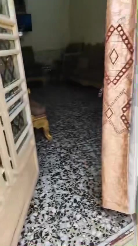 سلام عليكم بيت 100 متر
للبيع طابق ونص شارع ابو علي فرع قبل مضيف الفريجات 

الاستفسار 
***********
