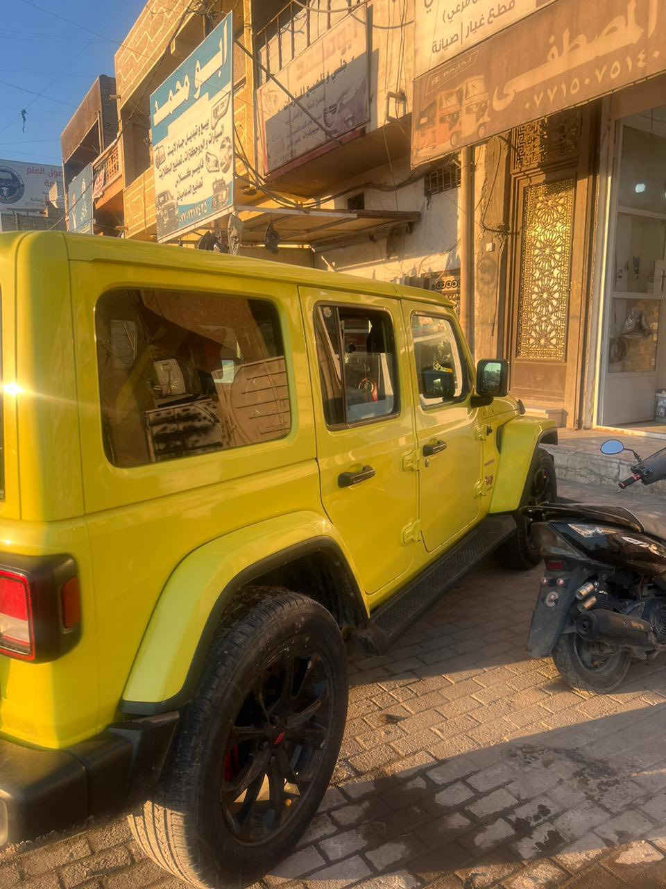 السلام عليكم جيب رانكلر 4Xe 2023  لون مميز  حادث بسيط للبيع
بچم كبس سياره جدا نضيفه  

Jeep Wrangler 4Xe 2023 2.0L 4

حجم المكينه : 2000 تيربو  

                       السياره حادث بسيط
داخل المنشور 

‎#المواصفات 

1.قماره تتفصخ اصير كشف
2.بصمه 
3.لوكير
4.كشافات 
5.شحن خارجي
6. شاشه
7.بيها سستم صوت 
تخم تاير جديد 
للاستفسار الاتصال على الرقم
***********
