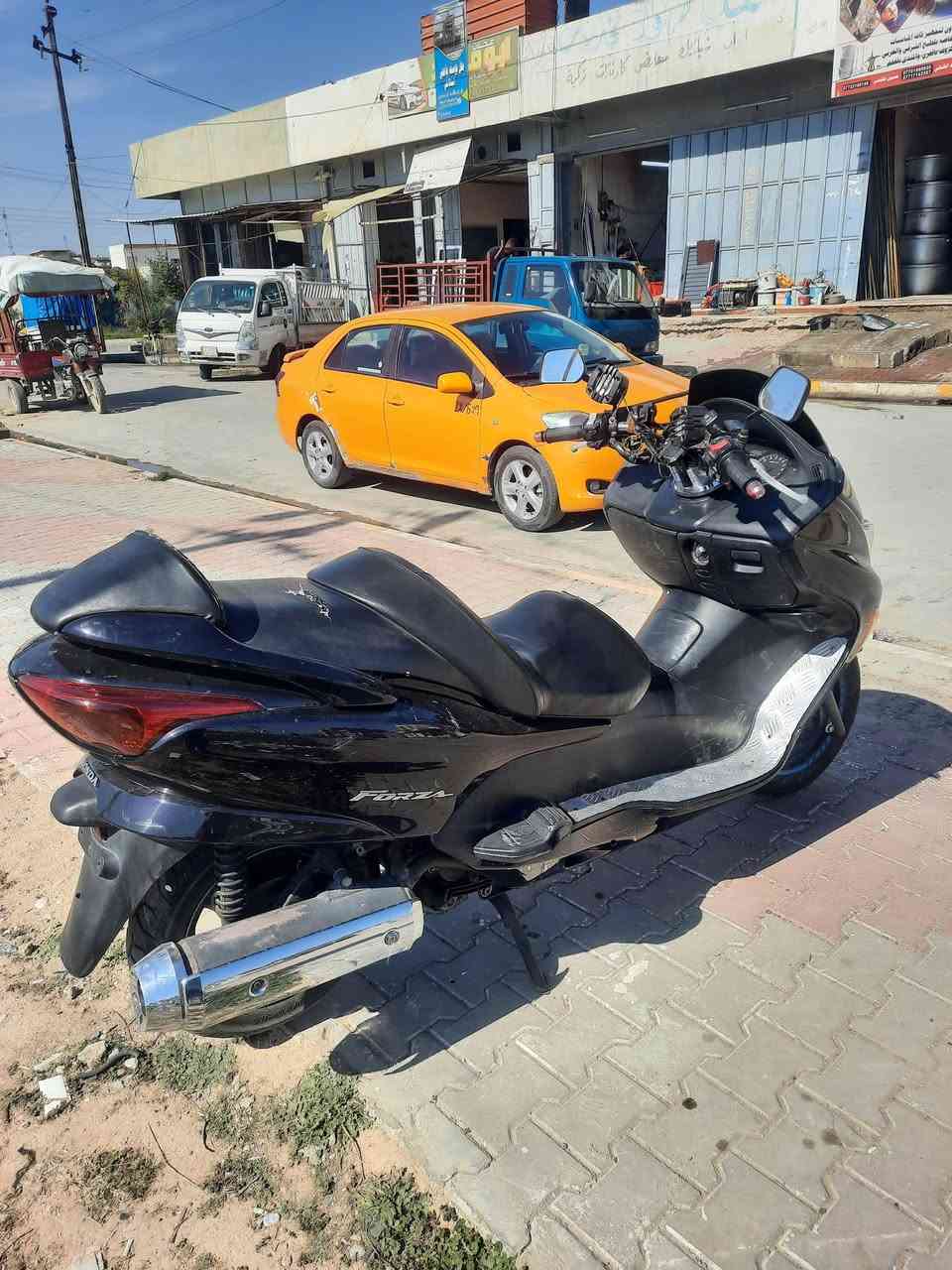 سلام عليكم فورزه للبيع محرك وكير جديد شادهن كهربائيات كلها شغاله منظومه زينون سعر ٩٠٠  للتواصل ***********
