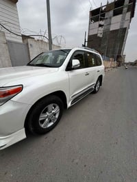 لاندكروز GXR • ٢٠١٣ • V8 فتحة