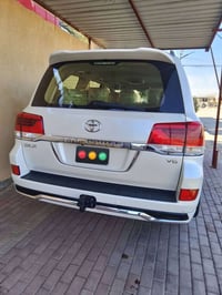 لاندكروز البريم • ٢٠١٧ • ٧٥٠٠٠ كم