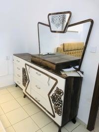 سرير • قنفتين • مراية