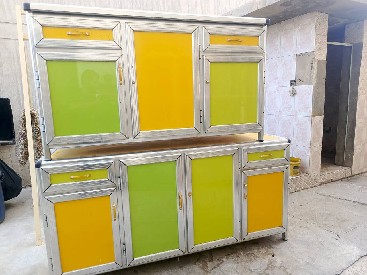 السلام عليكم
كاونتر 3 قطع نظيف حطاطة مو سوگي 
سعر مناسب 
للاستفسار ‏‪***********‬‏
واتساب    ***********
