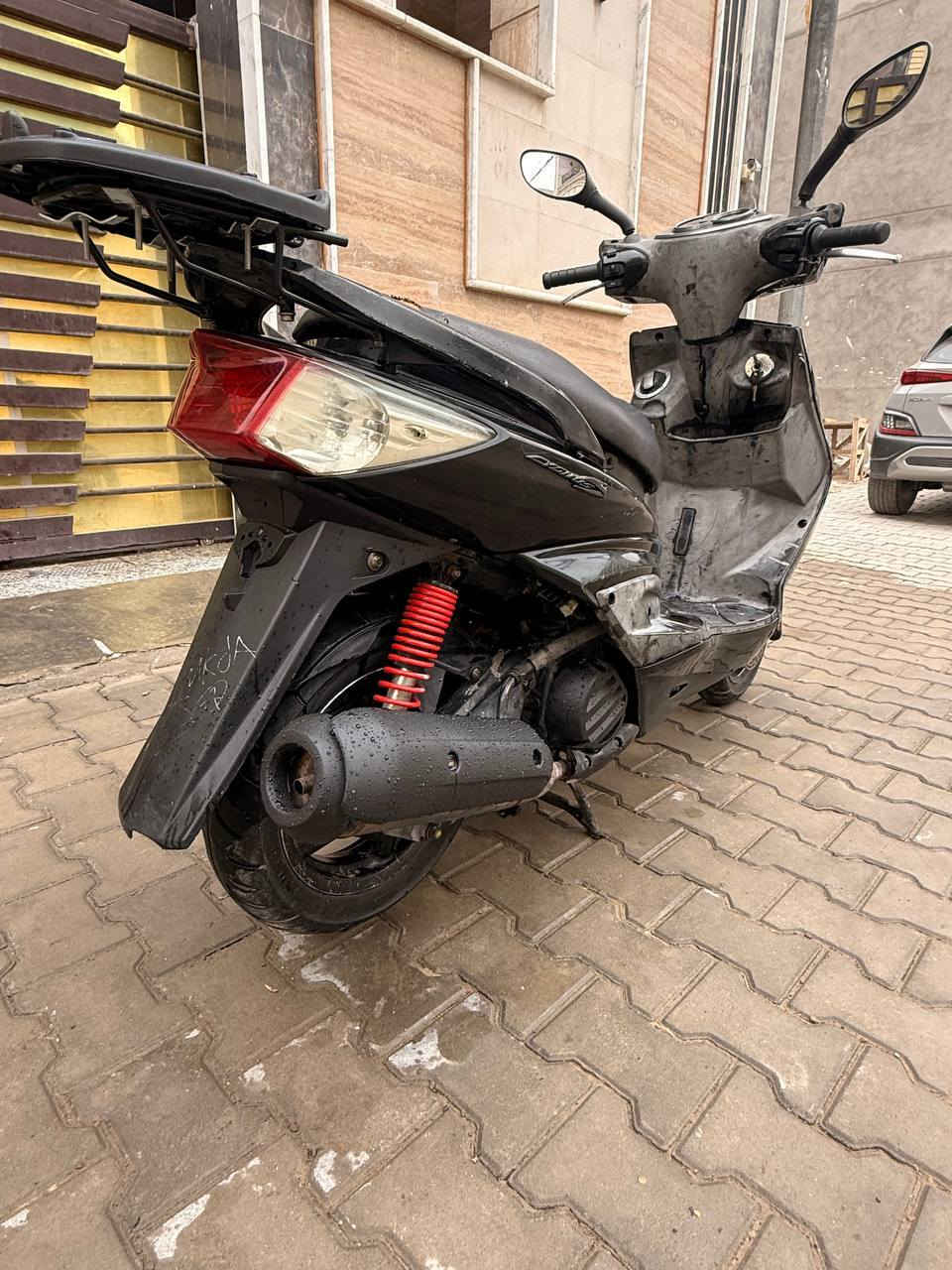 السلام عليكم
سكنس فحل 140 ياباني

 قبغ نفخ   ستاند حساس

دراجه نضيفه ناعمه

نقص الاشاير متشتغل

مكان بغداد الكاضميه

السعر 750 

***********
