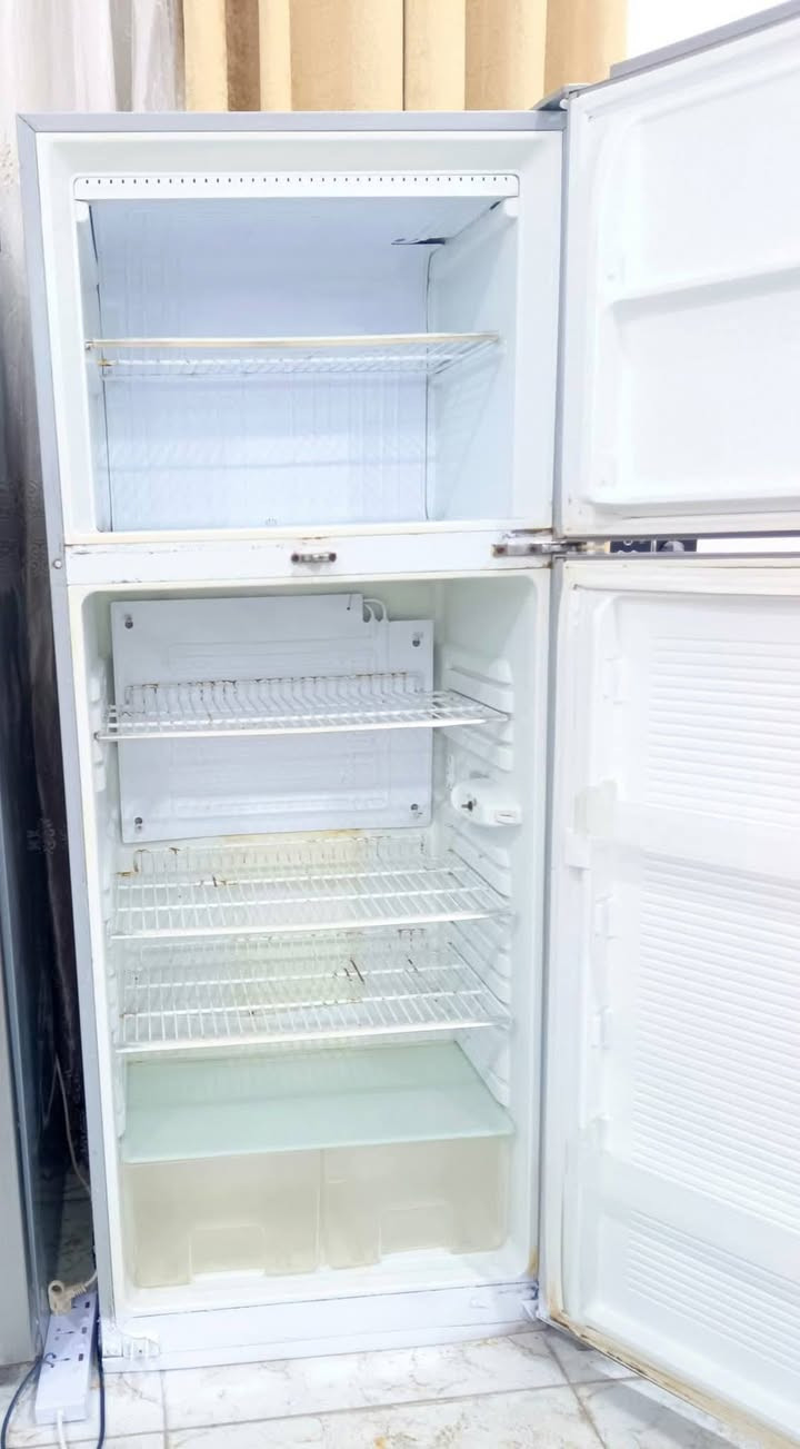 السلام عليكم
يالله اللهم صلي على محمد وآل محمد 
ثلاجات للبيع /
_ ثلاجه جنرال الكتريك (٢٠) قدم 
_ثلاجه جبسن(١٨) قدم نضيفات كلش
_ثلاجه (٦)قدم استخدام قليل كلش
_ثلاجه+حافضه+ براد ماي شركه تركي حجم كبير استخدام قليل 
_بلازمه جوسونيك باب أول حجم ٣٢ 
 _للاستفسار /مراسله خاص او اتصال على الرقم
الرقم/***********
