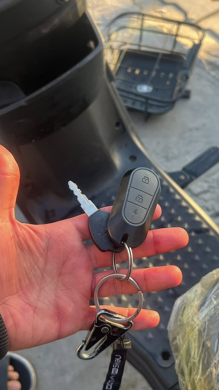 دراجـه شحن 🛵 للبيع او مرواس
R9 

#2024#

نضافه الدراجه 90/100

تجي تشغل وتروح 

السعر 225 الف وبيها مجال شي بسيط 

📍عنوان بغداد الحسينيه مال راشديه

***********
