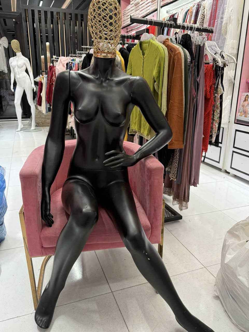 مانكيان تركي رأس ذهبي قياس ميديم … مستعمل نظيف   متوفر ٣ قطع اثنين بالصور وثالثه موجوده واقفه لونها اسود … سعر القطعه ١٢٠ الف


**إذا كنت صاحب هذا الإعلان وتريد حذفه لأي سبب، رجاءا أرسل رسالة إلى الدعم الفني**