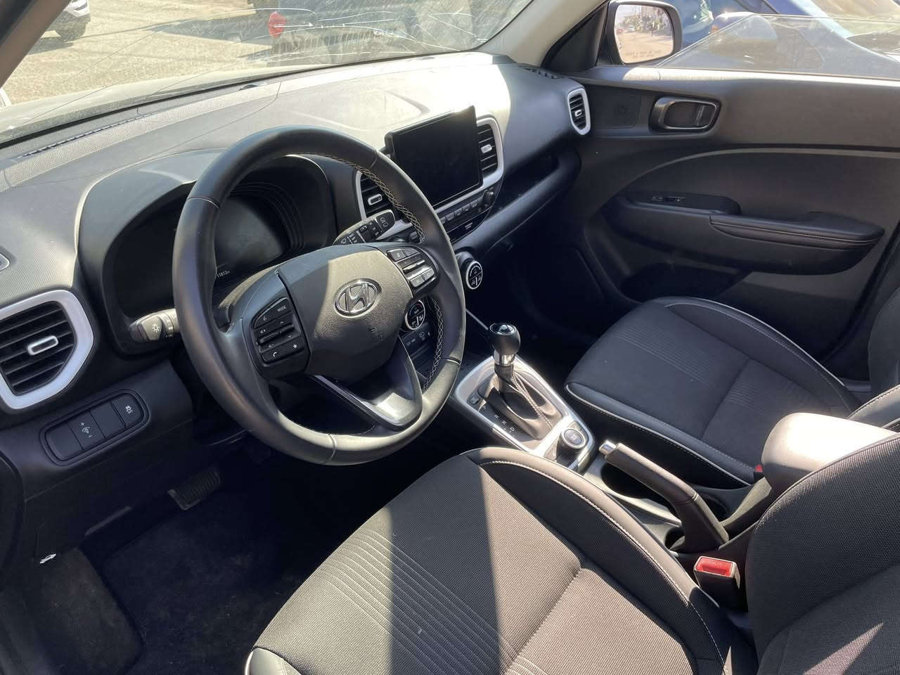 فينو 2024 دخول جديد فول مواصفات بدون رقم فحص مؤقت ماشيه 11 الف ضررها بنيد جاملغ  صور الحادث بمنشور
مواصفات توكلر لونين 
بصمه
تشغيل عن بعد
شاشه ديجتال
ويل كب رياضي
لد أمامي
كشنات جلد تطريز وتدفئه 
شحن ايفون 
رادار أمامي خلفي جانبي
انظمه قياده متعدده 
للاستفسار ***********
السعر ١٢٢ 
مكانه / الحلة السيارة جديده
