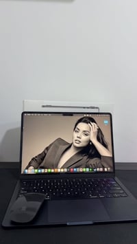 ماك بوك اير M2 • ٢٥٦ جيجا • ماوس ماجيك مجاني