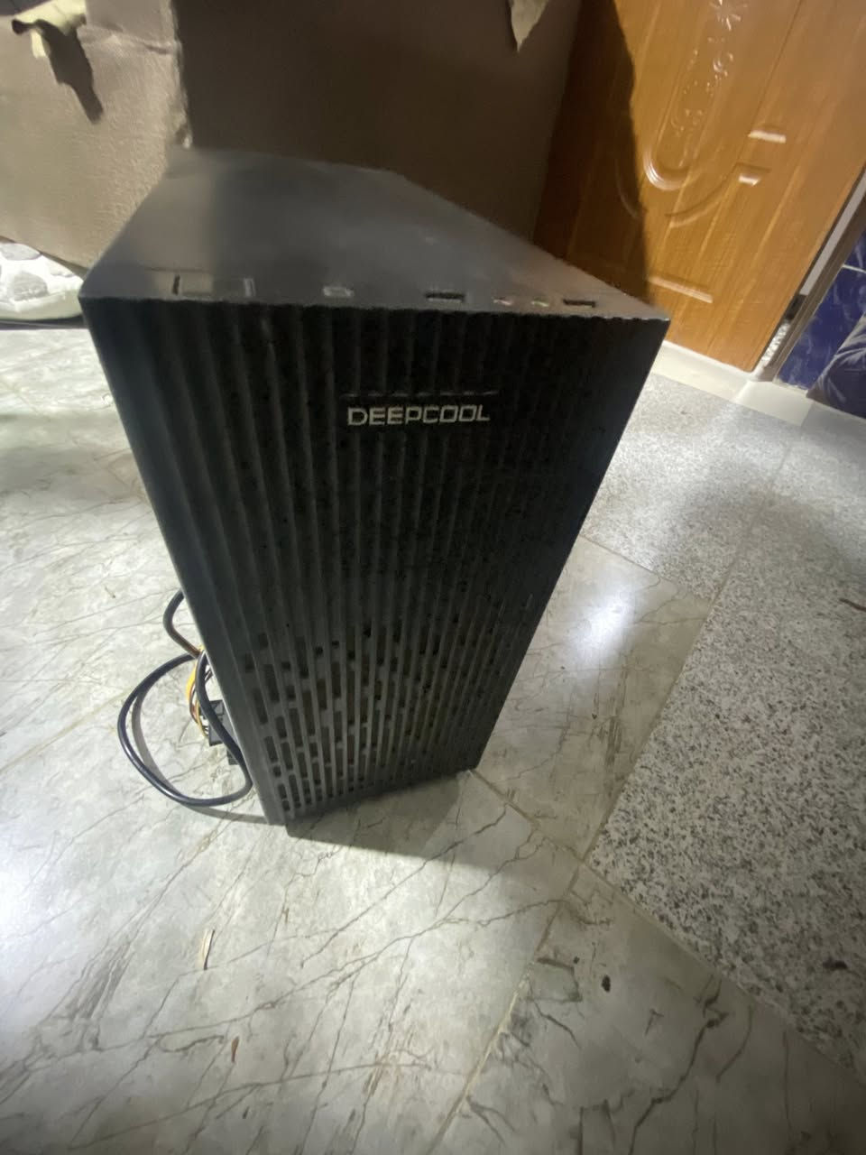 للبيع
Core i3 8
Ram 16 ddr4
Ssd128
hhd500
hhd256
بور سبلاي ٦٠٠
كارت شاشه 1050ti 6كيكا

اشغلك كلشي تقريبا مطلوب بيه ٣٥٠الف 
*********** واتساب
بيه مجال حك الجيه
