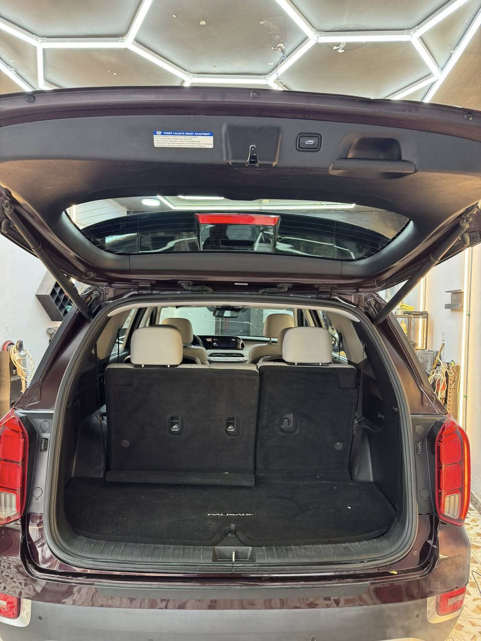 🚗 للبيع هيونداي باليسايد 2022 – SEL
المواصفات:

 • محرك V6 بنزين 3.8L

 • قير أوتوماتيك 8 سرعات

 • دفع أمامي

 • فتحة سقف

 • دخول ذكي + تشغيل بصمه

     •جنطه كهرباء

 • كراسي جلد

     •كراسي وسطيه منفصله(vip)

     •كراسي خلفيه كهرباء

 • تحكم كهرباء بالمقاعد

     •تدفئه كشنات+ستيرن

 • شاشة وسط كبيره

 • كاميرا خلفية

 • حساسات أمام وخلف

     •رادار امامي+ خلفي+جانبي

 • تحكم بالمقود

     •مثبت سرعه تفاعلي

 • مكيف أمامي وخلفي

 • ويل المنيوم حجم 20

     •بردات خلفيه

 • أنظمة أمان (ABS – Traction – Airbags)

الممشى: 47 ألف ميل

الحالة:

 • السيارة نظيفة وتعمل بشكل ممتاز

 • حادث سابق قطعتين: باب السائق + باب خلف السائق فقط

     •اريباك برده+كشن مبدلات وراجعات سستم واحد

 

الموديل: 2022

الفئة: SEL

💰 السعر: (27000$)

📍 الموقع: (بغداد-السيديه)

📞 للتواصل: (***********)
